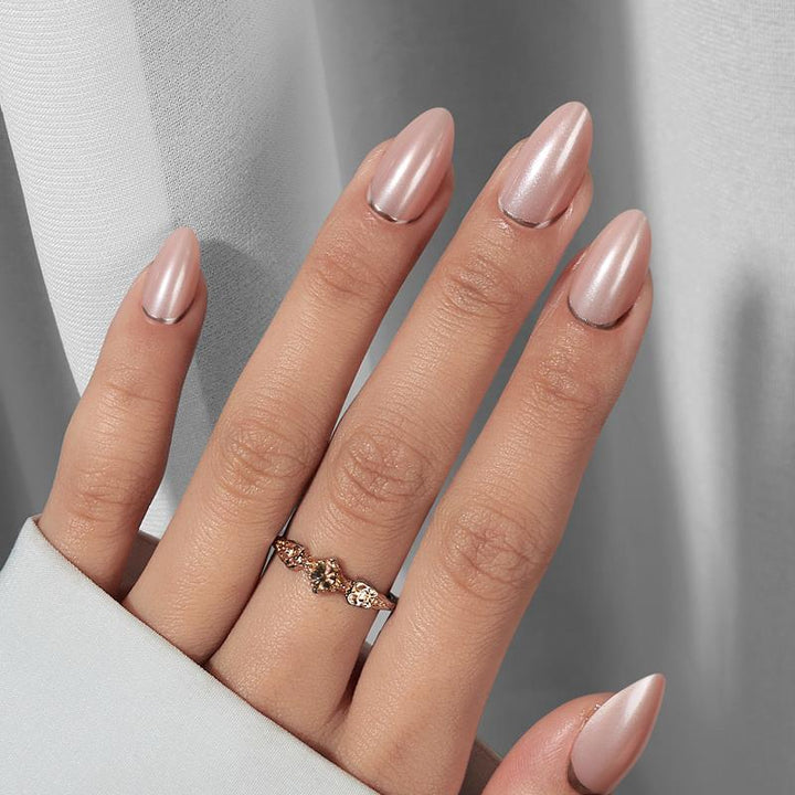 Halo- Silver Short Almond