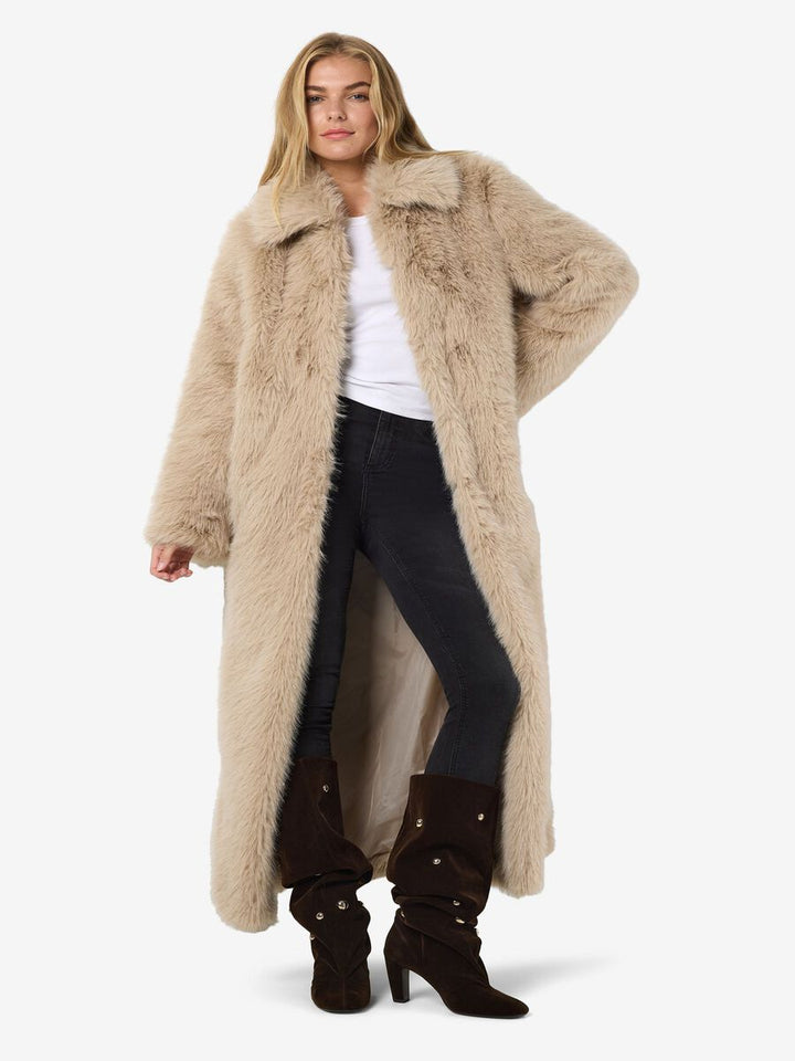Mevie Fur X-Long Coat