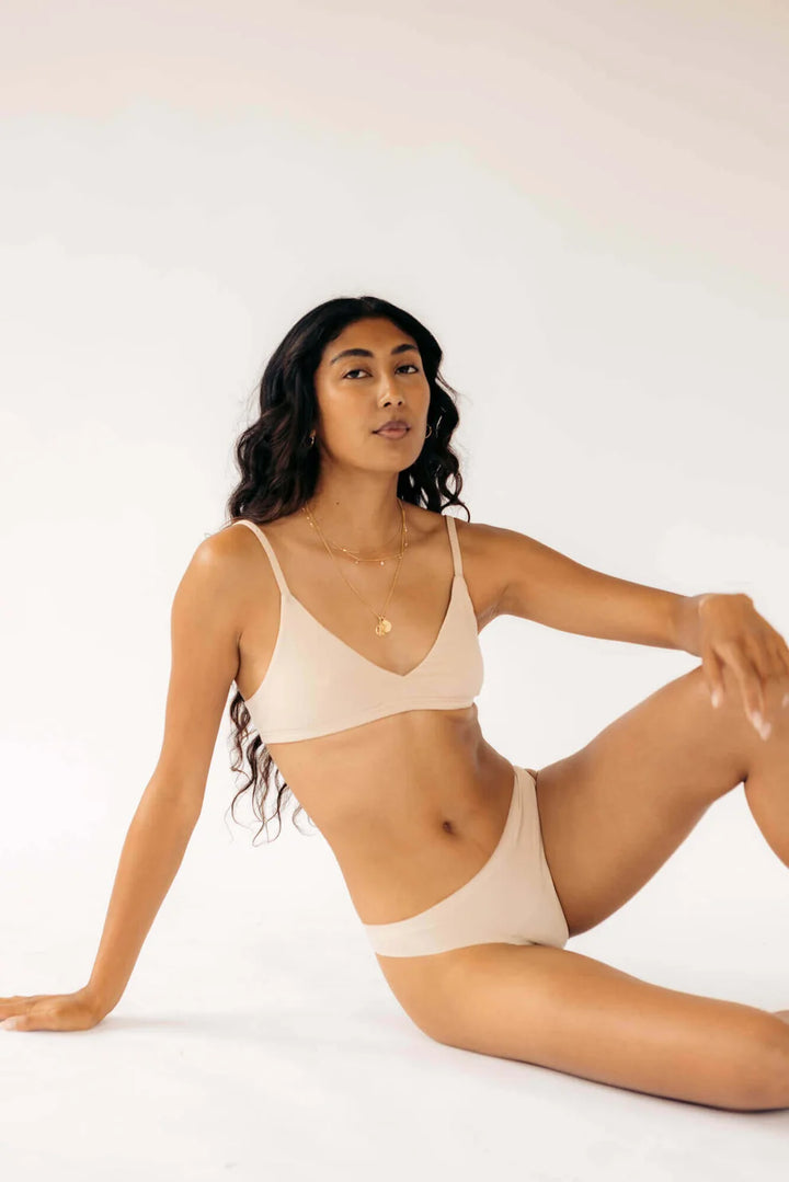 Seamless Low-Mid Rise Thong