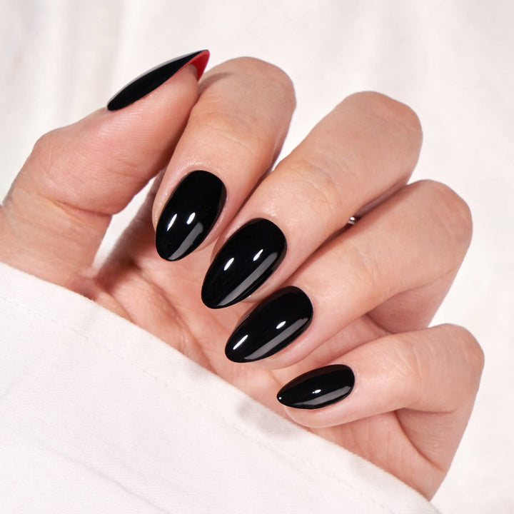 Blacked out  - Short Almond